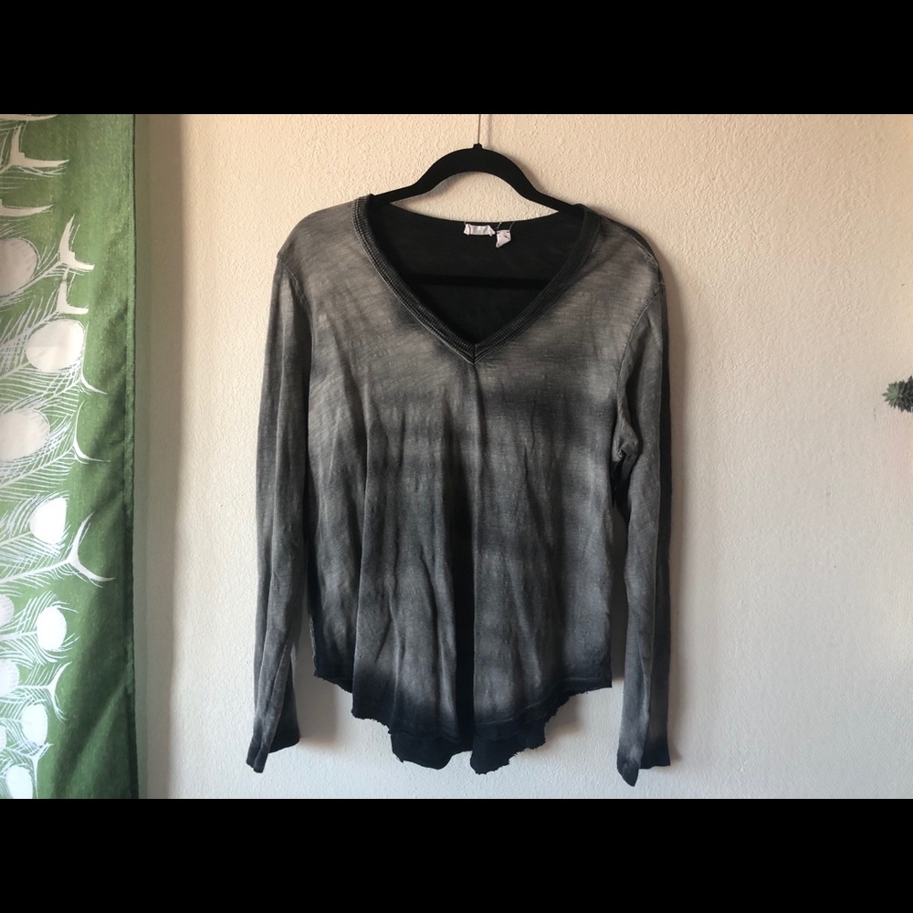 Wilt Long Sleeved Gray and Black Top